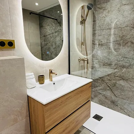 Monaco - Old Town - Climatisation - Seaview - Luxury Renovation * Menton