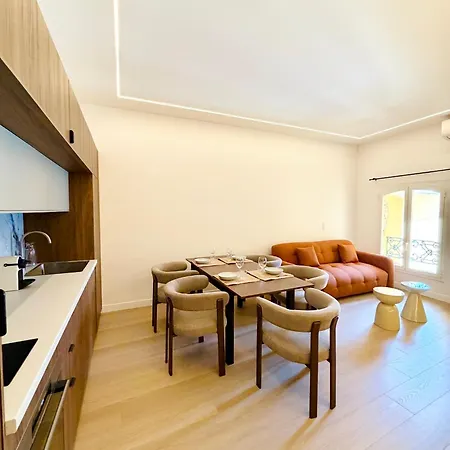Monaco - Old Town - Climatisation - Seaview - Luxury Renovation Menton